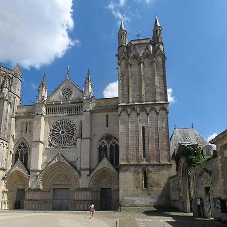 Le Petit Poitevin Poitiers Exterior foto